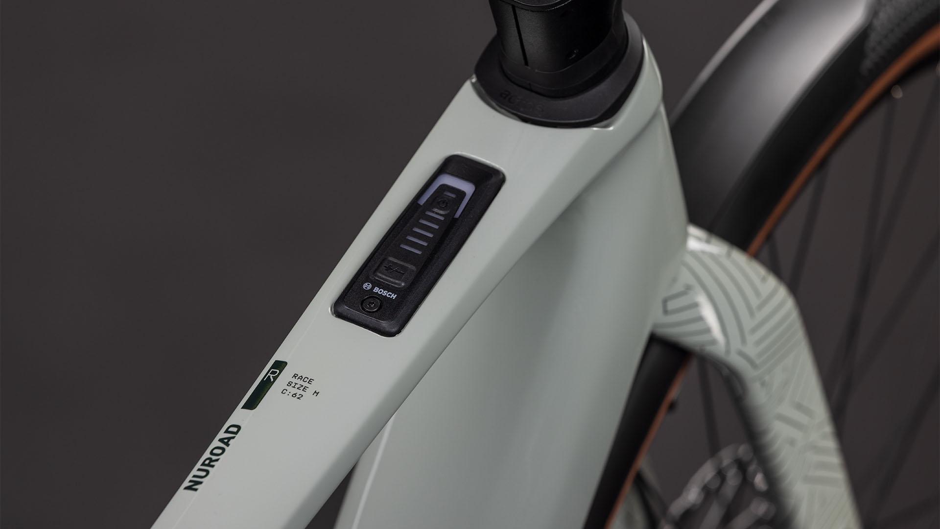 Vélo gravel électrique Cube nuroad hybrid c:62 race 400x fe reedbeige´n´black