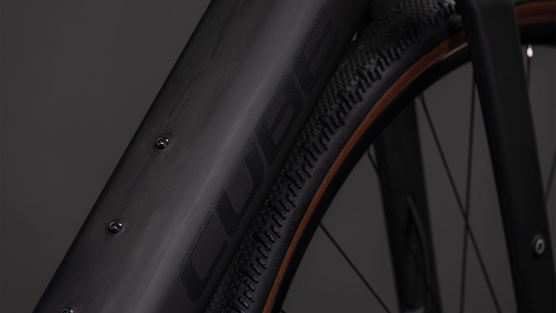 Vélo gravel électrique Cube nuroad hybrid c:62 exc 400x blackline