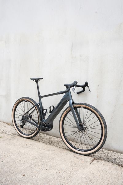 Vélo gravel électrique Ridley e-kanzo adventure shimano grx800 1x12sp di2