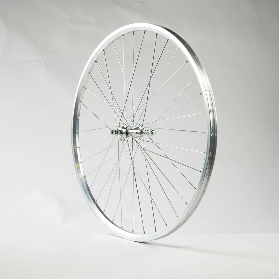 Roue arrière 28 pouces 700C axe à écrous PNA
